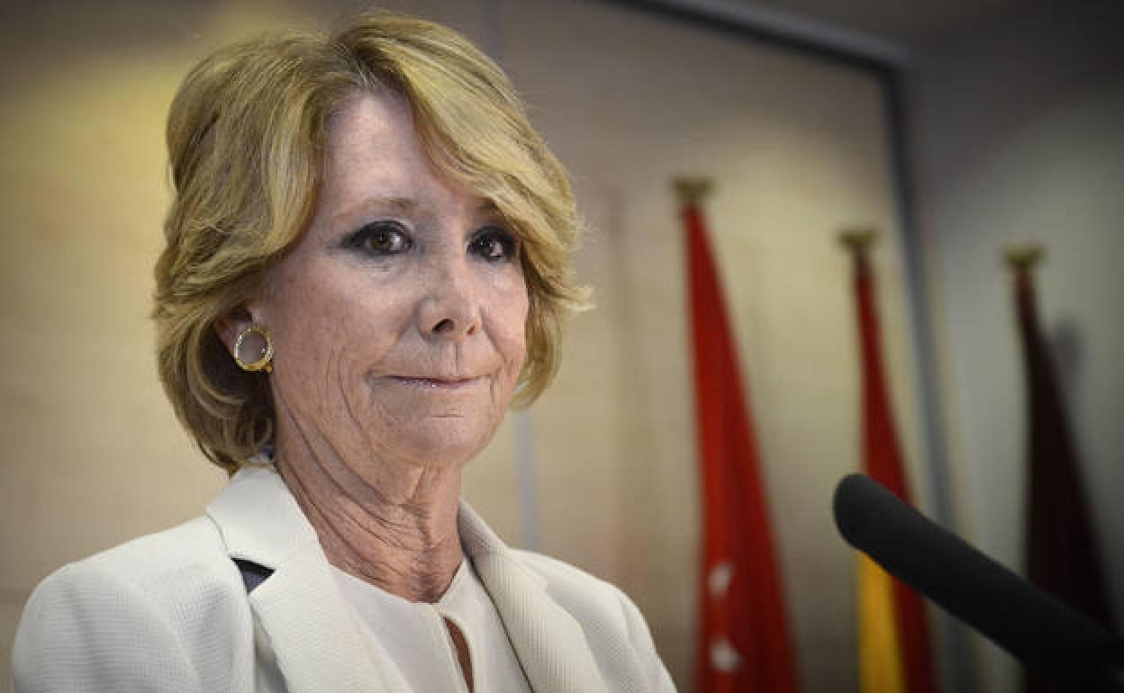 Esperanza Aguirre y su marido, ingresados en un hospital por coronavirus