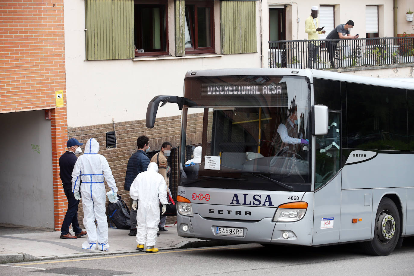 En el dispositivo han colaborado efectivos de Protección Civil ayudando a una patrulla de la Policía Local