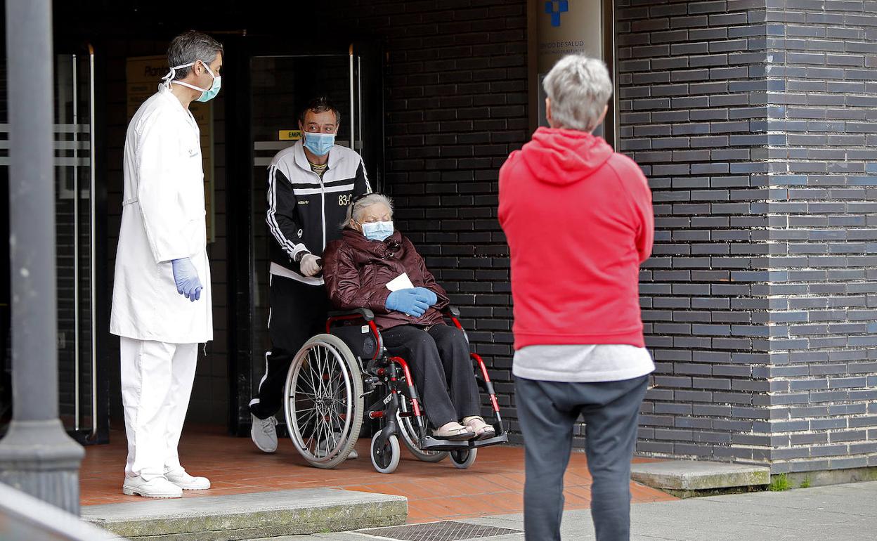 Gijón, obligado a adaptar el servicio de ayuda a domicilio tras el positivo de una auxiliar