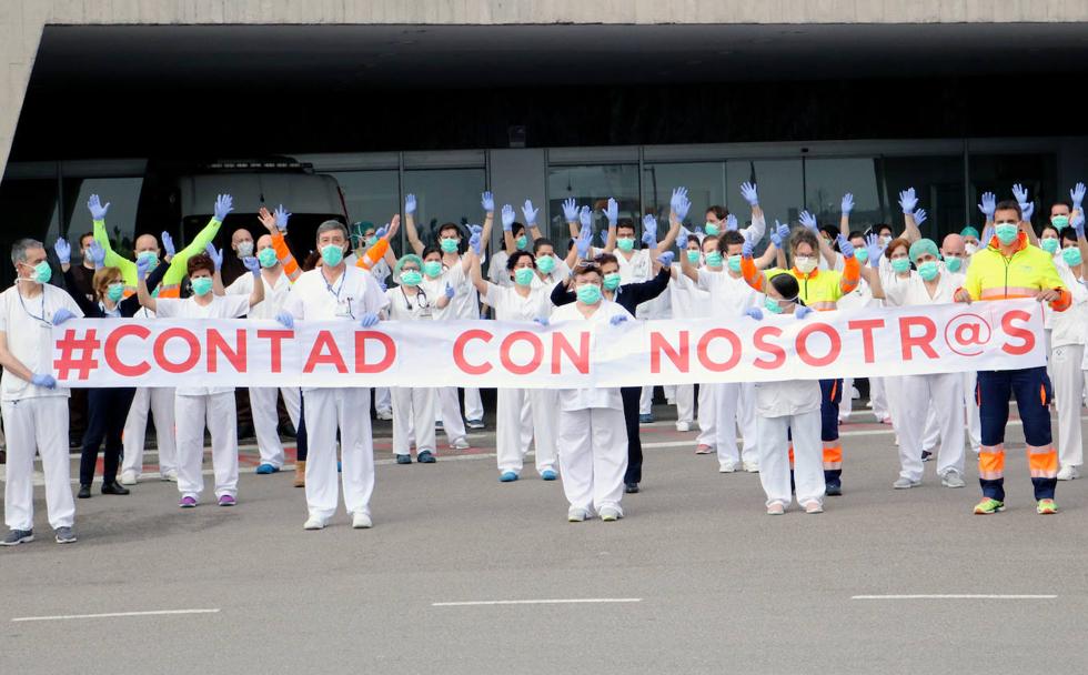 Coronavirus en Asturias | «Contad con nosotros», el mensaje de aliento del personal sanitario desde el HUCA