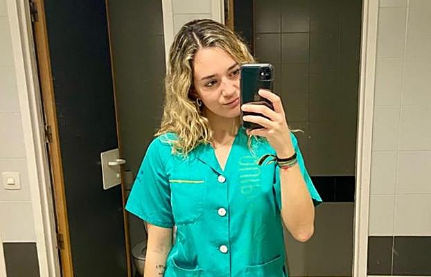 Paula Alonso Gutiérrez, estudiante de Medicina, ha escrito el texto y pone la voz al vídeo realizado por su amiga María Alonso Martínez.