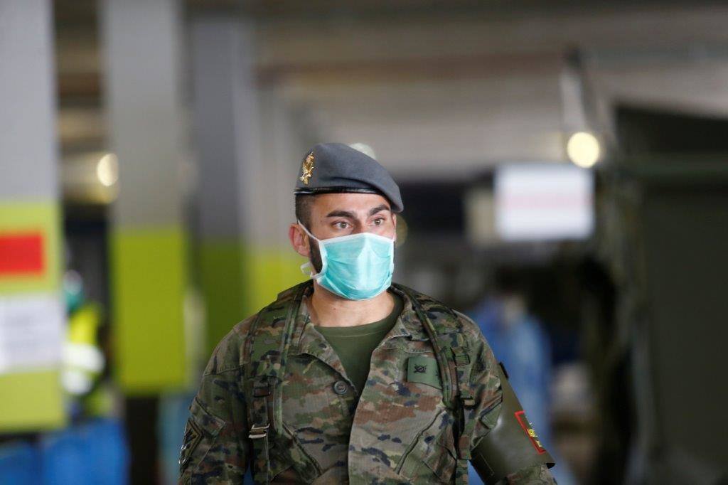 Los sanitarios que hayan cumplido su séptimo día en cuarentena podrán acudir con cita previa en su coche al hospital de campaña.