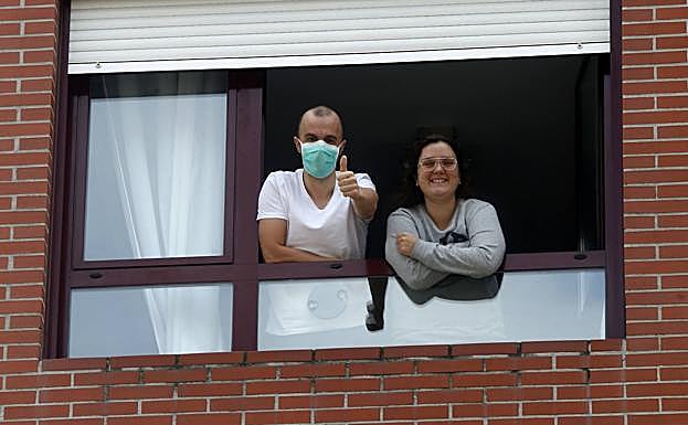 David Zuaza y Alba Maestro, ambos enfermeros, dieron positivo en las pruebas de COVID-19