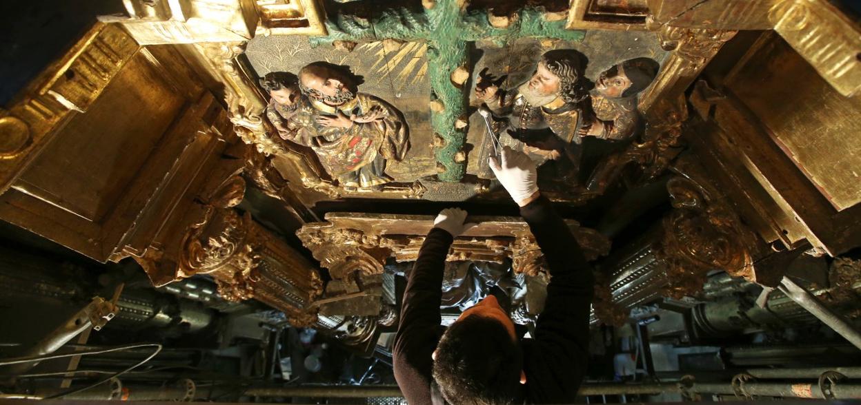 La obras en el retablo de San Andrés de la girola de la Catedral, paralizada por la crisis sanitaria. 