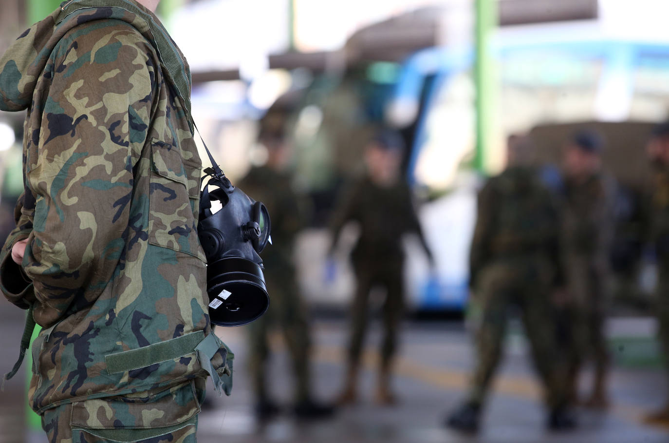 El Ejército ha vuelto a desplegarse en varias zonas del Principado de Asturias para apoyar en las labores de desinfección frente al coronavirus. 