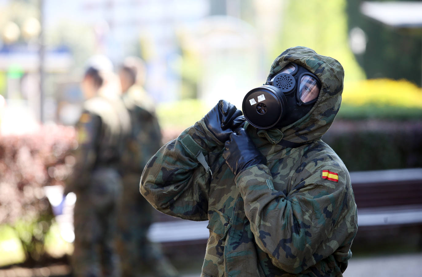 El Ejército ha vuelto a desplegarse en varias zonas del Principado de Asturias para apoyar en las labores de desinfección frente al coronavirus. 