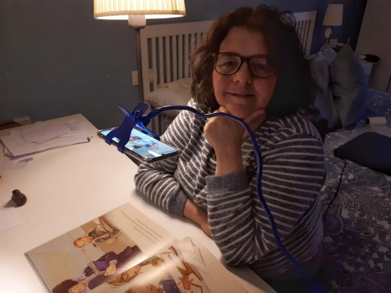 Ana Fran antes de iniciar la lectura de uno de sus cuentos. 