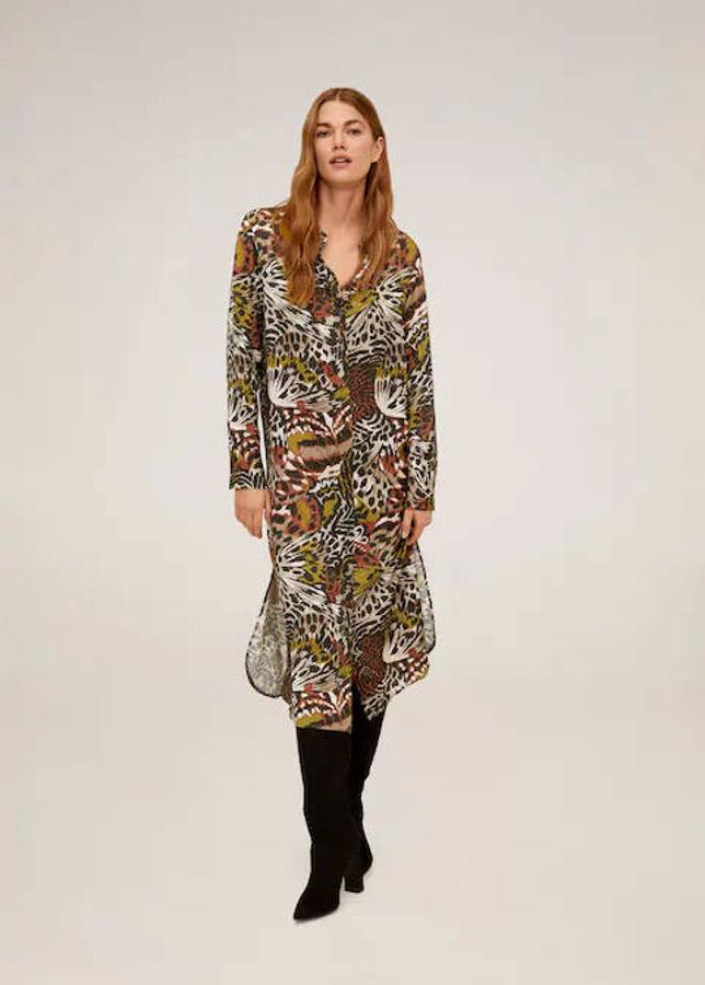 Vestido camisero con estampado animal print y corte midi de Mango, 39,99 euros.