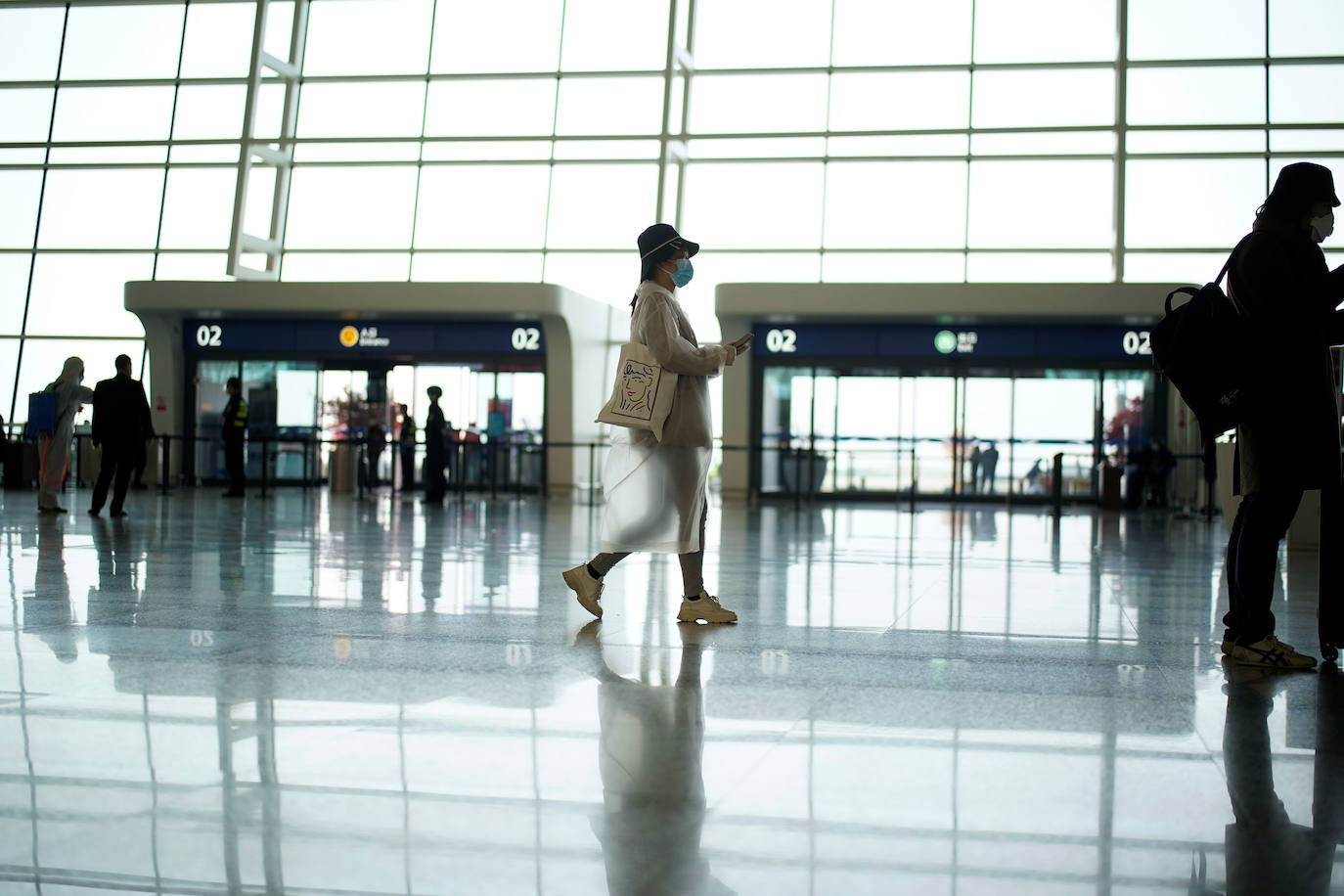 En Wuhan, ciudad china donde comenzó la pandemia, se han levantado las restricciones que mantuvieron cerrada la urbe durante 76 días y poco a poco se va recuperando la normalidad