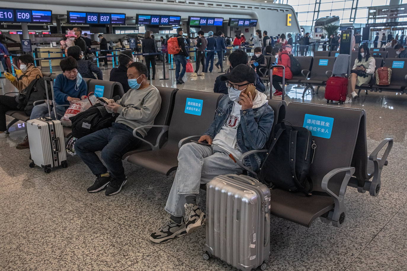 En Wuhan, ciudad china donde comenzó la pandemia, se han levantado las restricciones que mantuvieron cerrada la urbe durante 76 días y poco a poco se va recuperando la normalidad