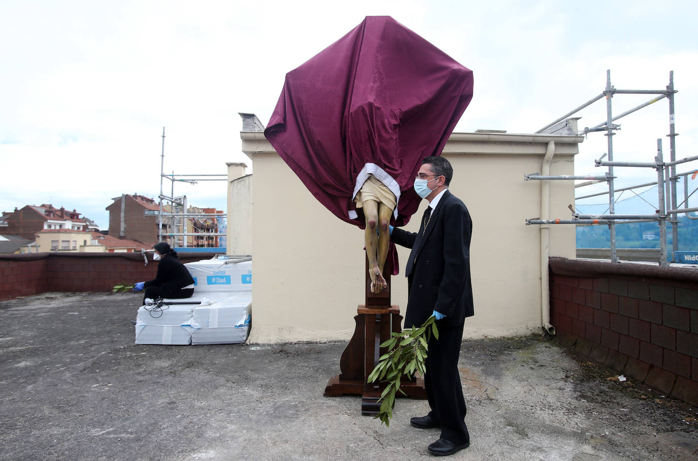 La pandemia ha dejado calles vacías, momentos trágicos y gestos de esperanza en una región que lucha contra la enfermedad.