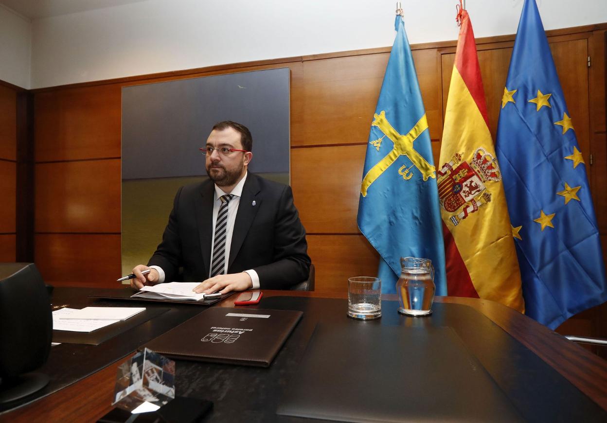 Adrián Barbón, durante la videoconferencia. 