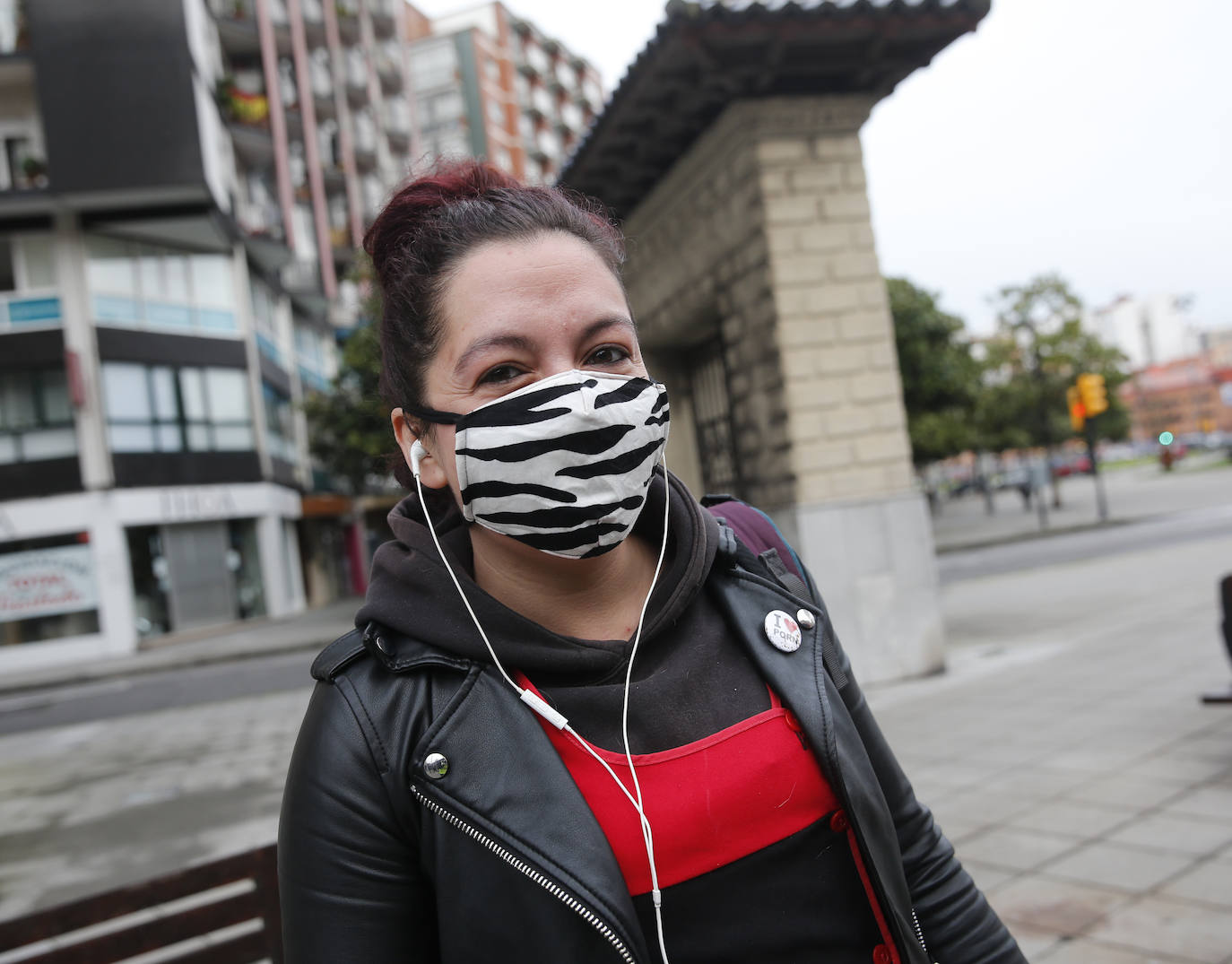 Fotos: Los tipos de mascarillas con los que los asturianos salen a la calle