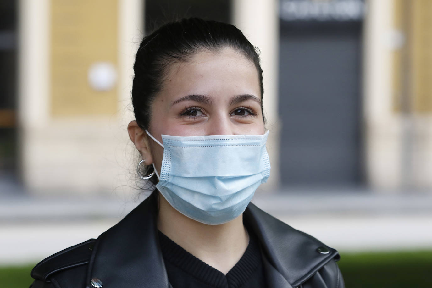 Fotos: Los tipos de mascarillas con los que los asturianos salen a la calle