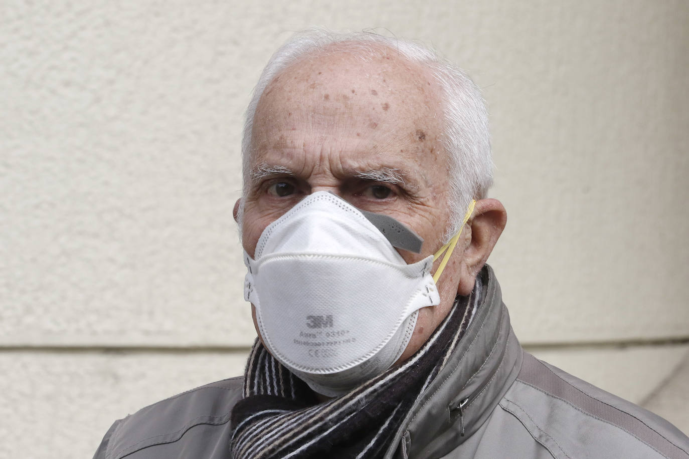 Fotos: Los tipos de mascarillas con los que los asturianos salen a la calle