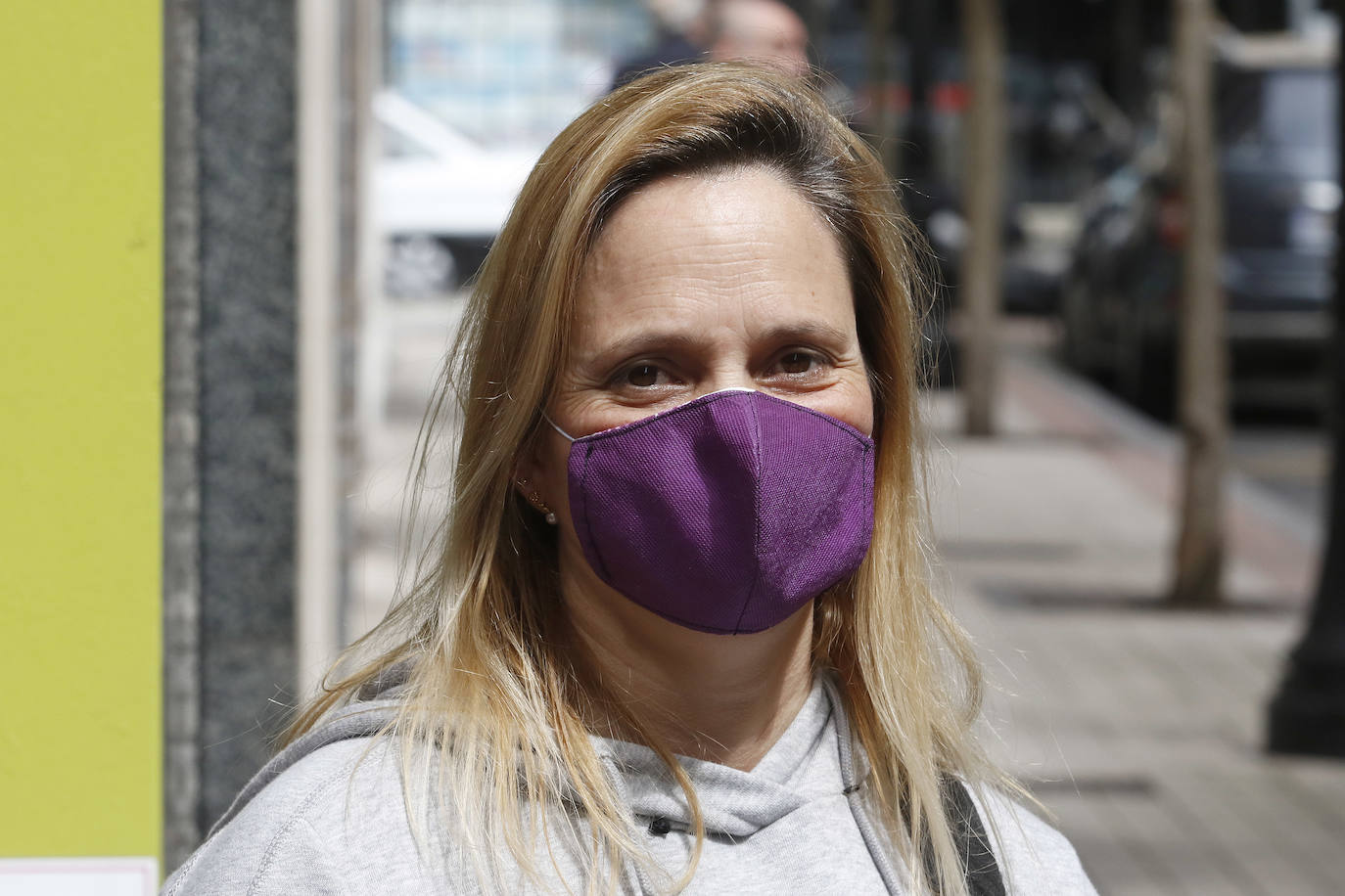 Fotos: Los tipos de mascarillas con los que los asturianos salen a la calle