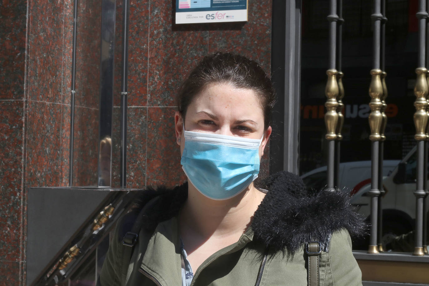 Fotos: Los tipos de mascarillas con los que los asturianos salen a la calle