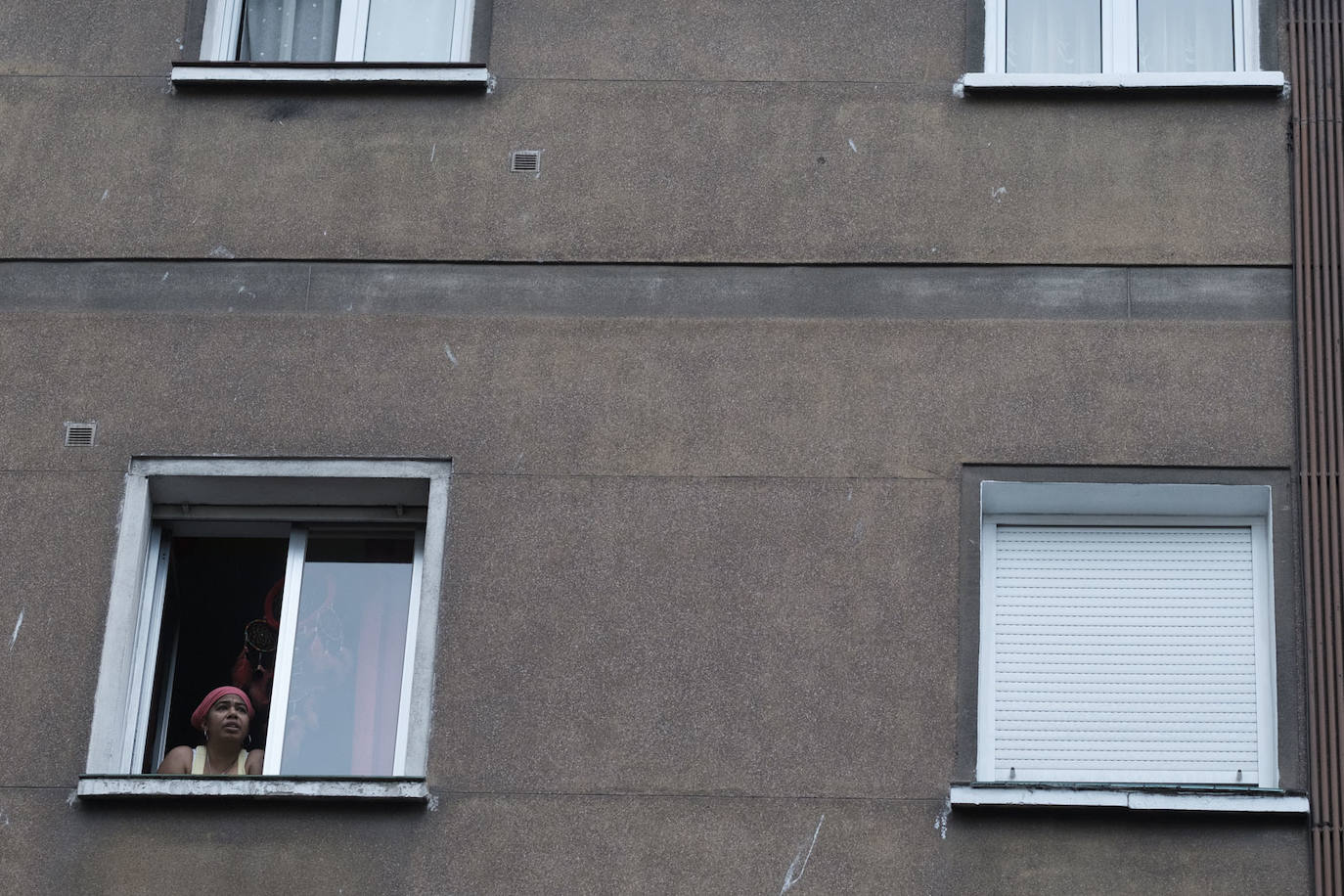 Oviedo y Gijón celebraron este viernes un multitudinario escanciado, en donde no solo hubo sidra. En esta 'fiesta' tampoco faltó la música y unos balcones engalanados para la ocasión.