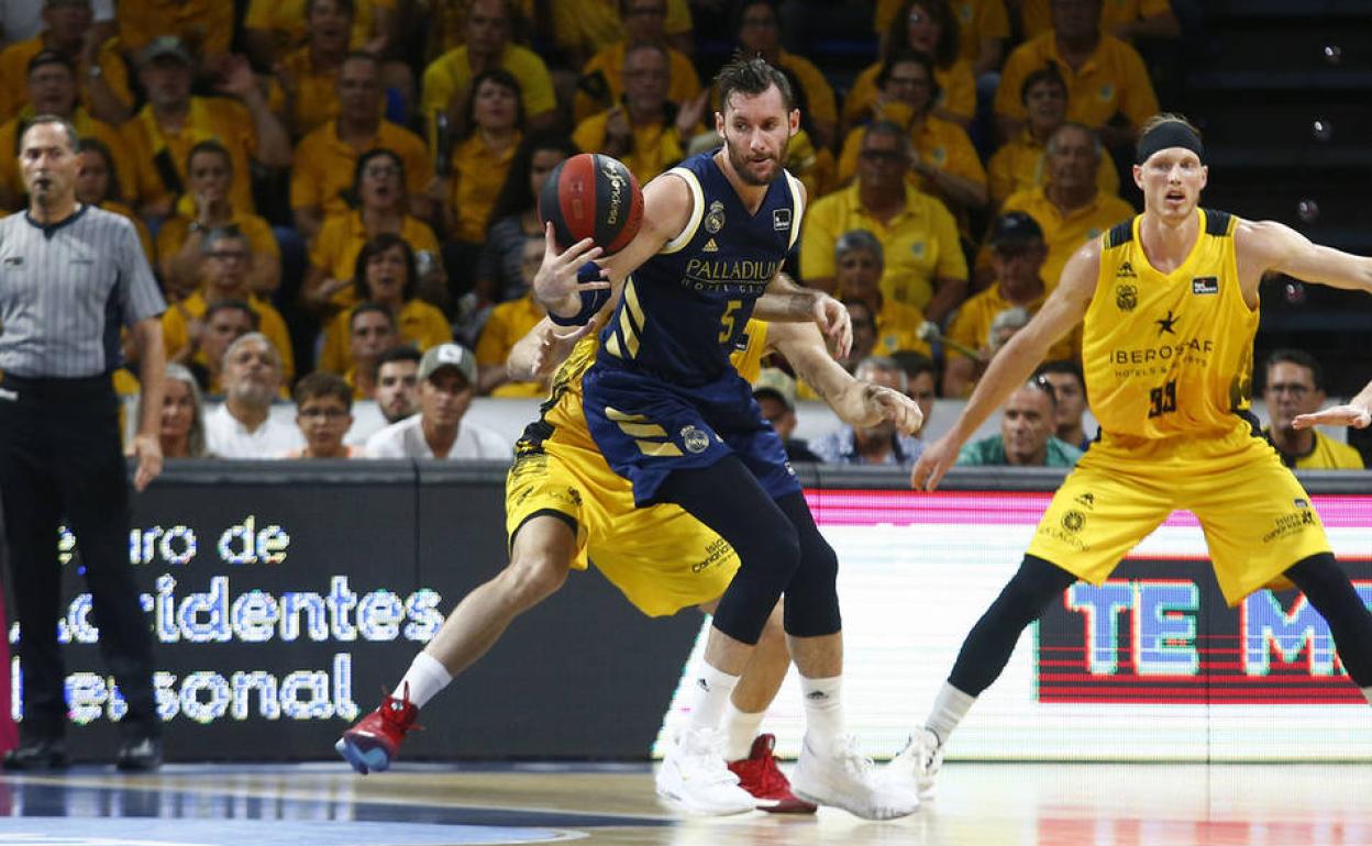 Rudy Fernández, en acción ante el Tenerife. 