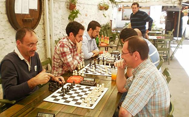 Ceferino Corujo se enfrenta a Jorge Martínez. 