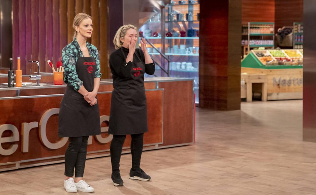 Adrienne y Mónica (a la derecha), las dos expulsadas durante el segundo programa de Masterchef 8. 