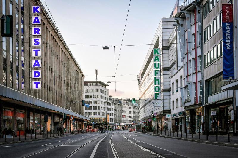 Algunas de las ciudades más importantes del mundo se han quedado casi sin vida debido a la pandemia del coronavirus. Nueva York, París, Berlín, Moscú, Londres o Tokio se muestran como nunca las habíamos visto.