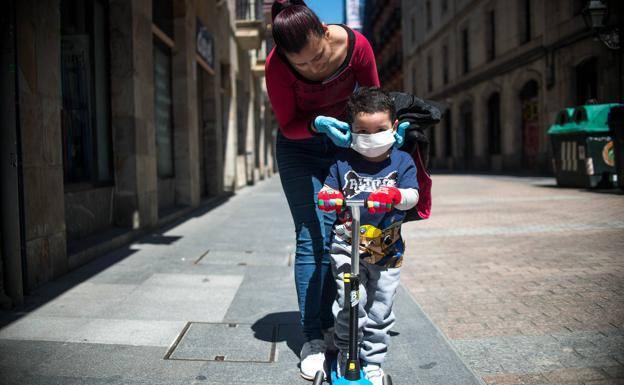 Coronavirus | ¿Cómo son las mascarillas que se recomiendan para los niños? Medidas e instrucciones de colocación