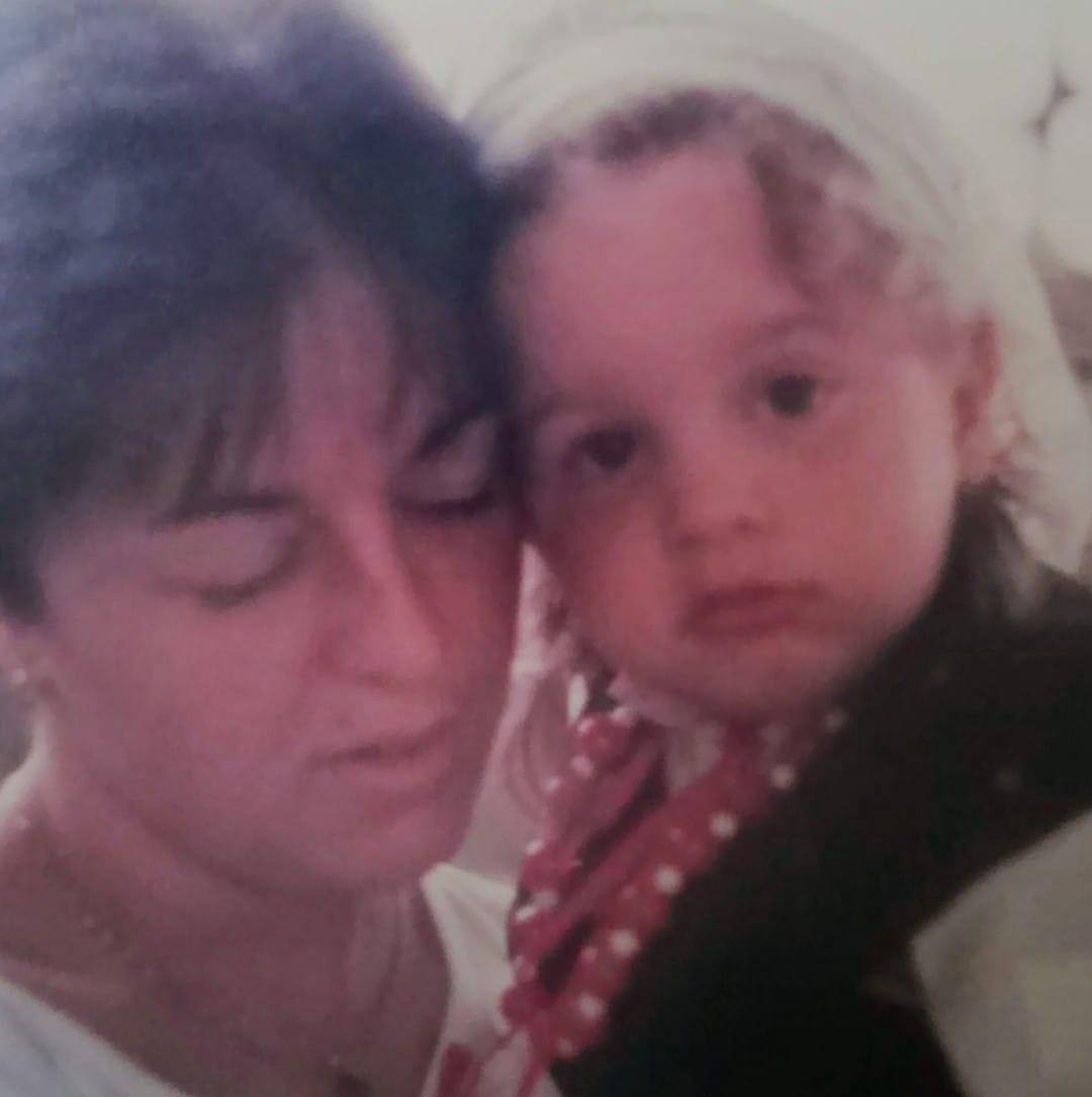 Esti añu ye el primeru que no puedo felicitate en persona, pero ya falta menos pa poder achuchate y date muchos besinos. Felicidades mamá ❤️