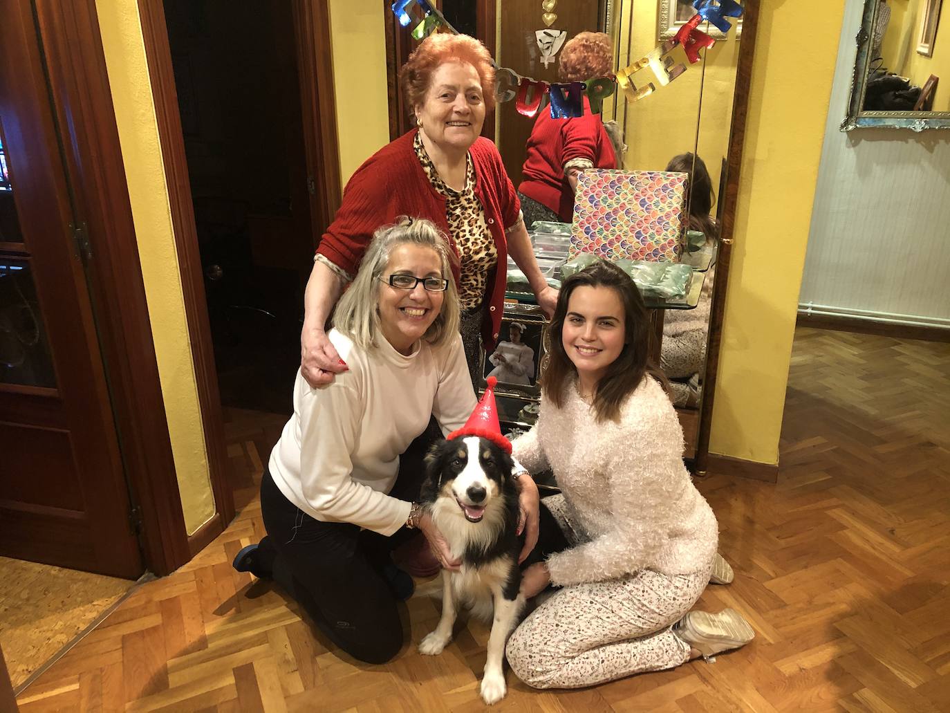 Muchas felicidades en este día tan especial. Lo celebraremos juntas por todo lo alto, pronto. Os quiero mucho