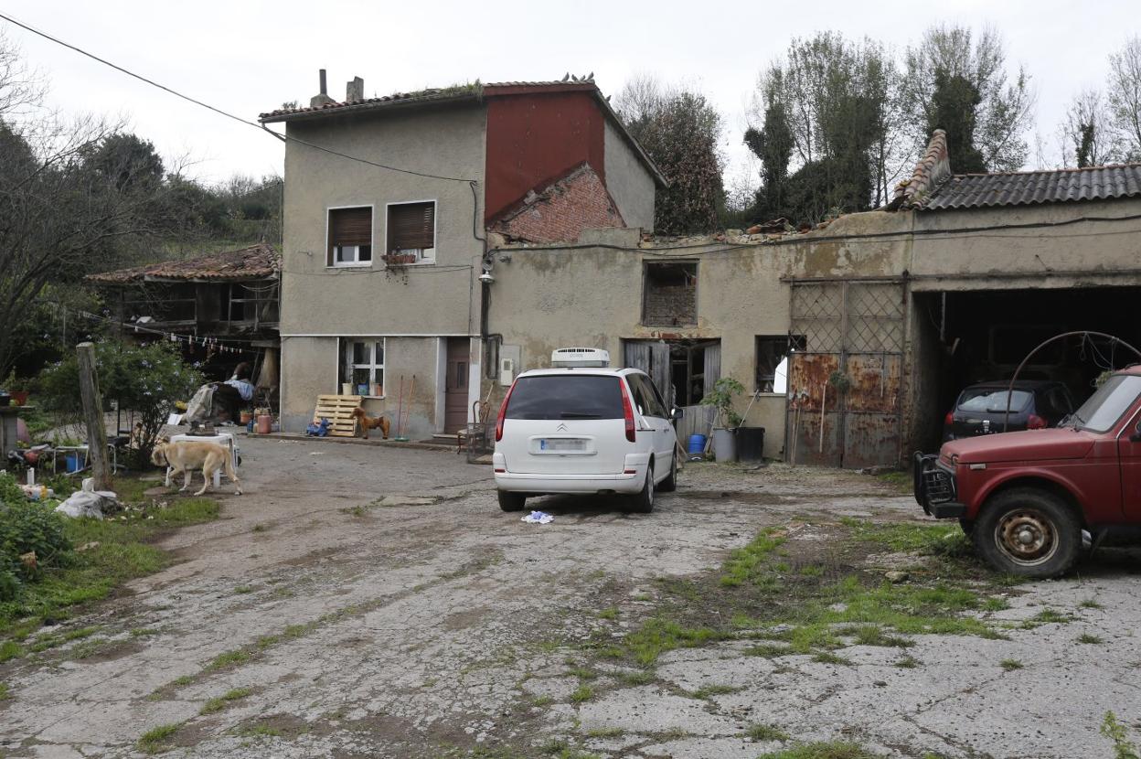 Vivienda de Tremañes en la que fue hallado el cuerpo sin vida de Aquilino Llamedo 'Quili', el pasado 31 de octubre. 