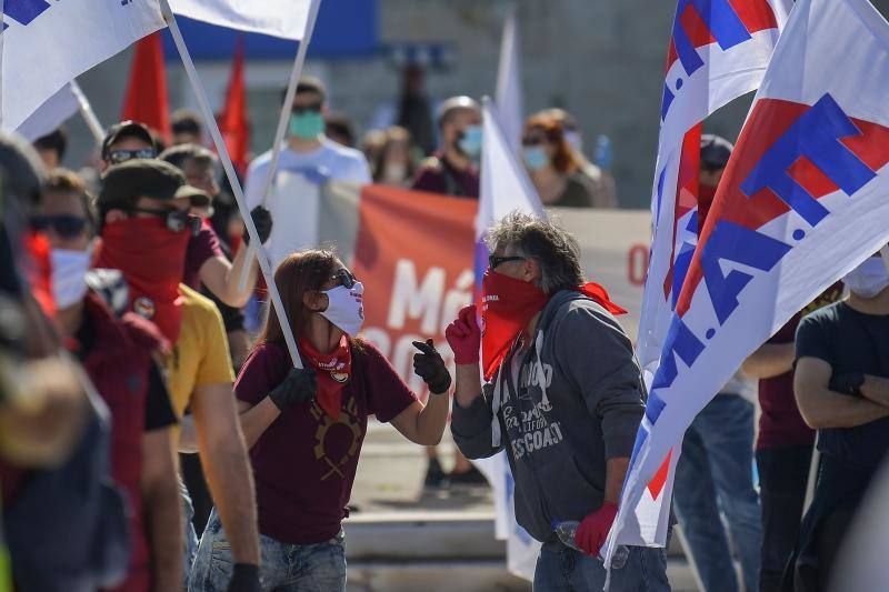 El coronavirus ha dejado imágenes insólitas durante las manifestaciones del 1 de mayo, Día del Trabajador, en todo el mundo. Eso sí, no ha podido con las protestas de países como Grecia, Turquía, Pakistán, Corea del Sur, Lituania o España.