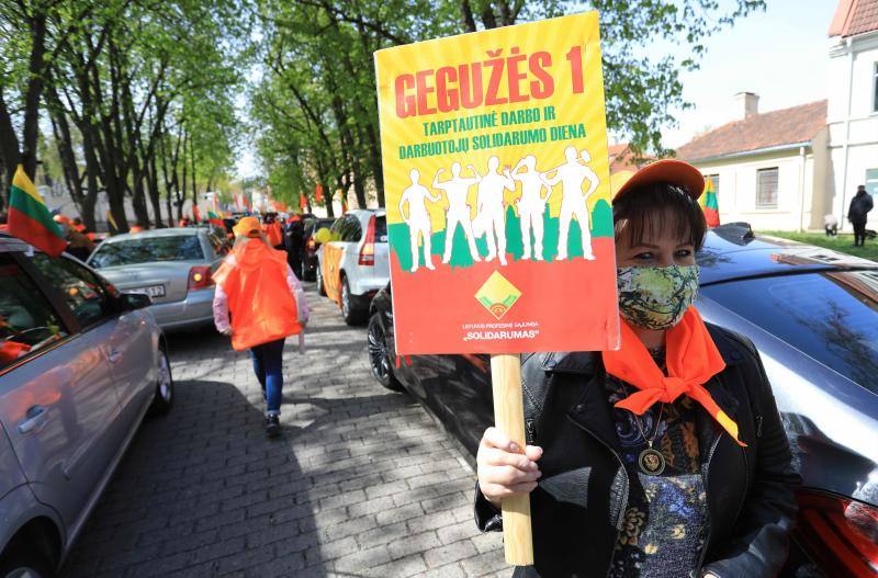 El coronavirus ha dejado imágenes insólitas durante las manifestaciones del 1 de mayo, Día del Trabajador, en todo el mundo. Eso sí, no ha podido con las protestas de países como Grecia, Turquía, Pakistán, Corea del Sur, Lituania o España.