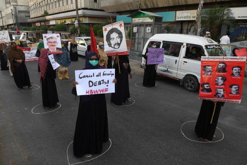 El coronavirus ha dejado imágenes insólitas durante las manifestaciones del 1 de mayo, Día del Trabajador, en todo el mundo. Eso sí, no ha podido con las protestas de países como Grecia, Turquía, Pakistán, Corea del Sur, Lituania o España.