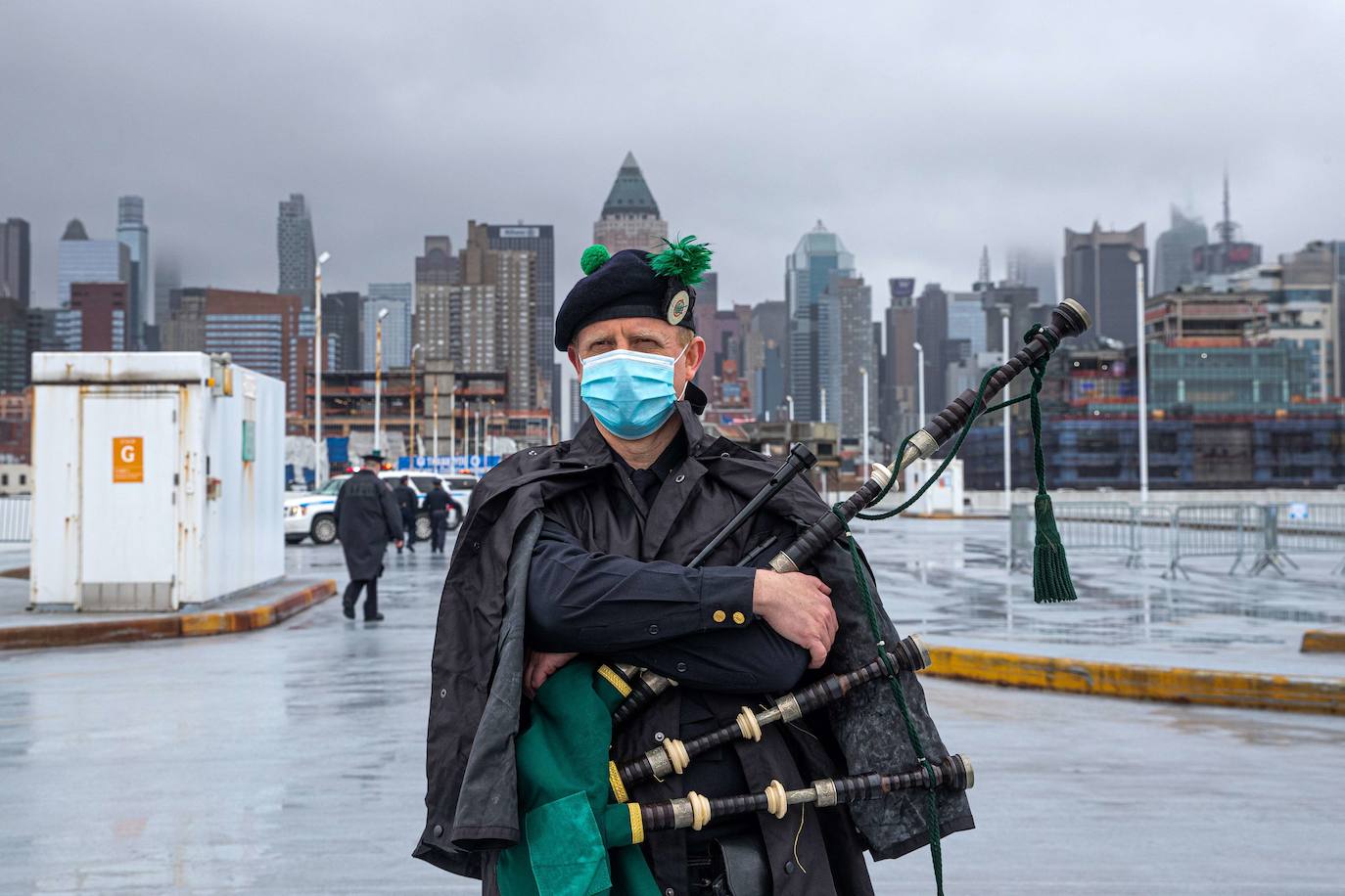 Las calles de todo el mundo se han llenado de las más variopintas mascarillas, desde las reivindicativas hasta la 'patriótica' mascarilla de la portavoz de Vox en el Congreso de los Diputados, Macarena Olona