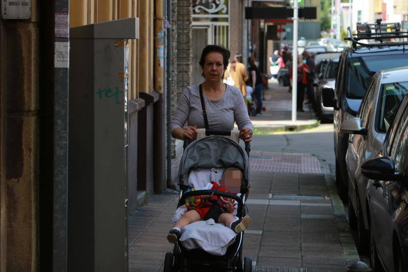 Desde las 6 de esta mañana, deportistas y paseantes reconquistaban las calles del Principado