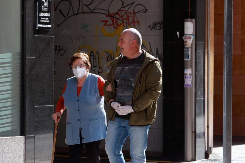 Desde las 6 de esta mañana, deportistas y paseantes reconquistaban las calles del Principado