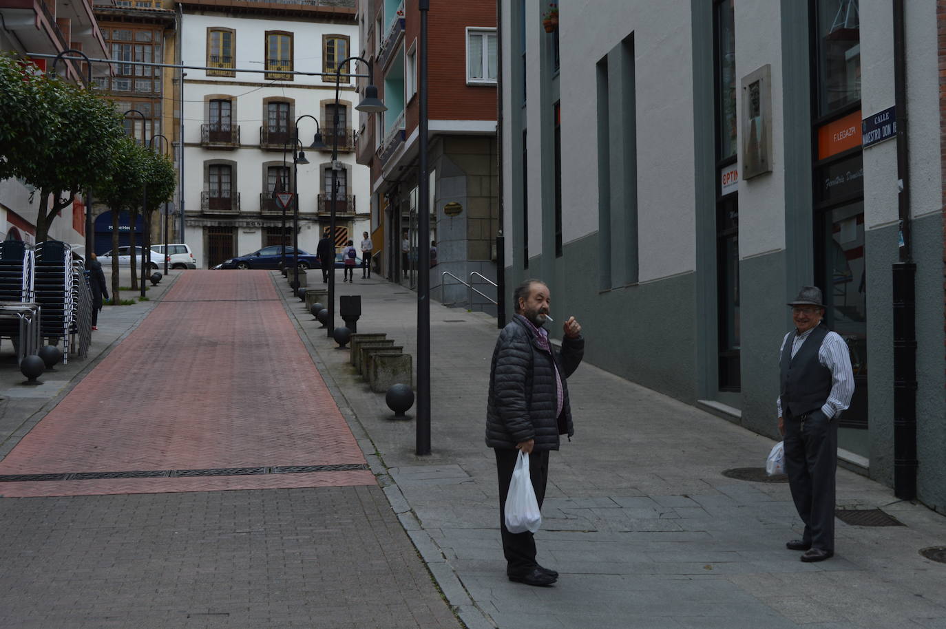 Desde las 6 de esta mañana, deportistas y paseantes reconquistaban las calles del Principado