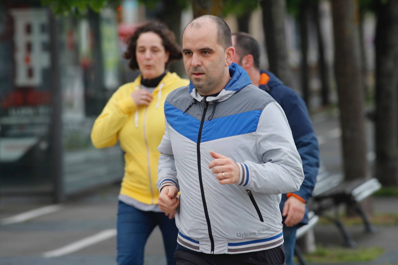 Desde las 6 de esta mañana, deportistas y paseantes reconquistaban las calles, paseos y playas tras más de 40 días confinados.