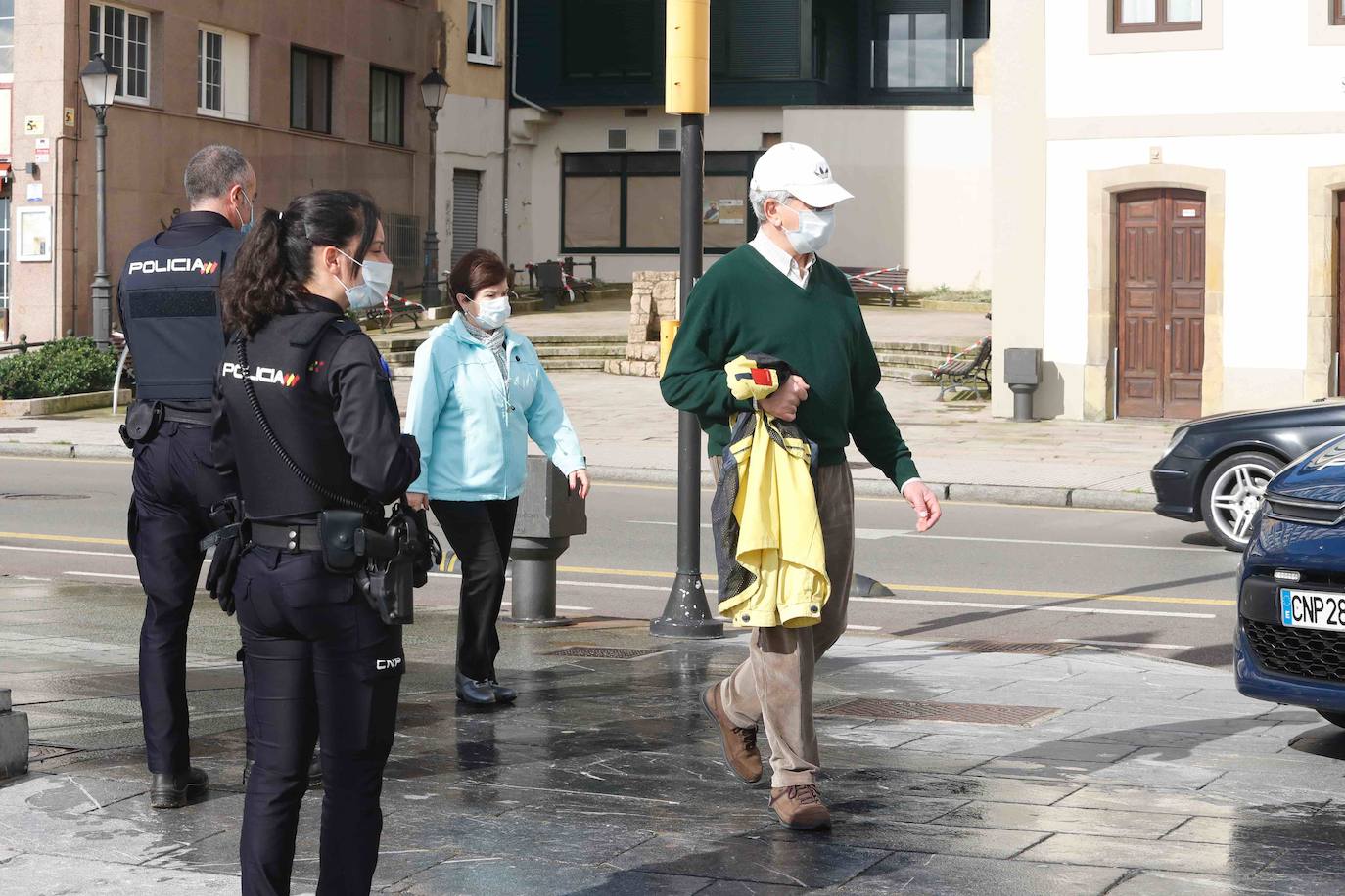 Desde las 6 de esta mañana, deportistas y paseantes reconquistaban las calles, paseos y playas tras más de 40 días confinados.