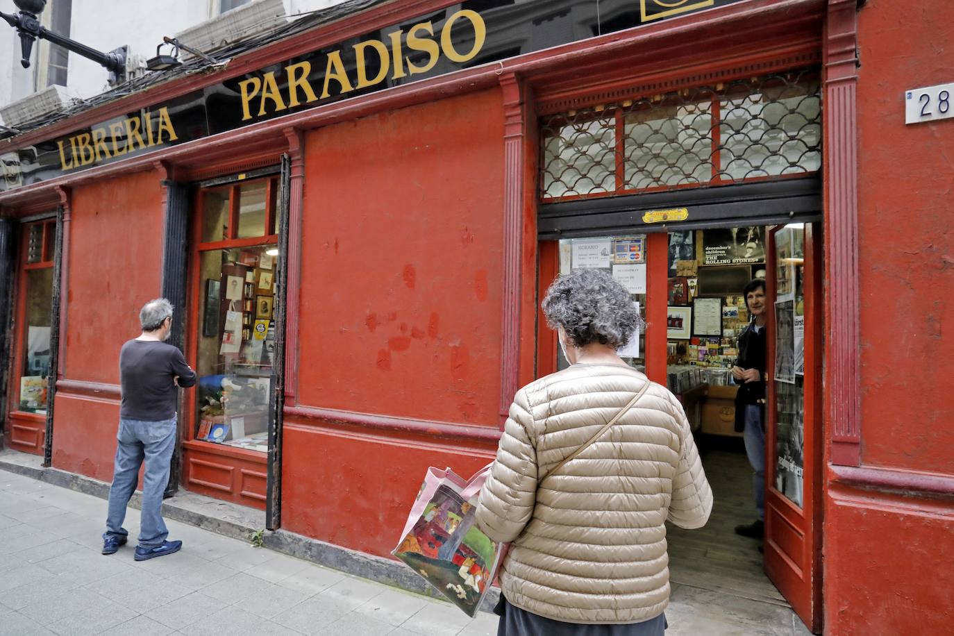 Después de un fin de semana en el que los asturianos comenzaron a salir de sus casas con el permiso por franjas temporales para hacer deporte, la región ha se adentra en la primera semana de desescalada. Comienza la fase cero, la que permitirá poco a poco ir retomando la actividad o a lo que el Gobierno ha llamado 'nueva normalidad'. 