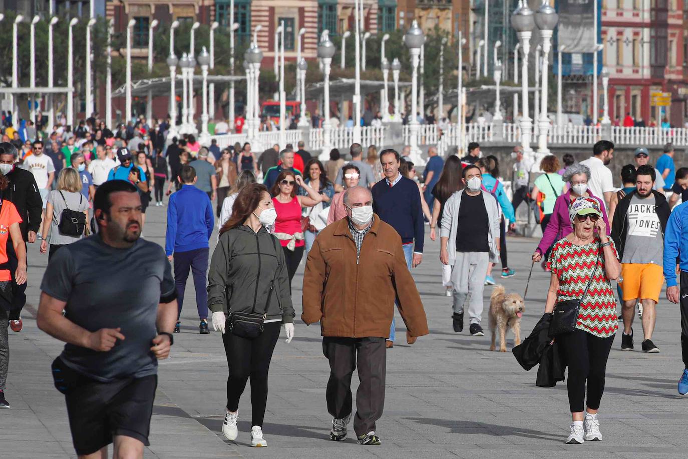 Después de un fin de semana en el que los asturianos comenzaron a salir de sus casas con el permiso por franjas temporales para hacer deporte, la región ha se adentra en la primera semana de desescalada. Comienza la fase cero, la que permitirá poco a poco ir retomando la actividad o a lo que el Gobierno ha llamado 'nueva normalidad'. 