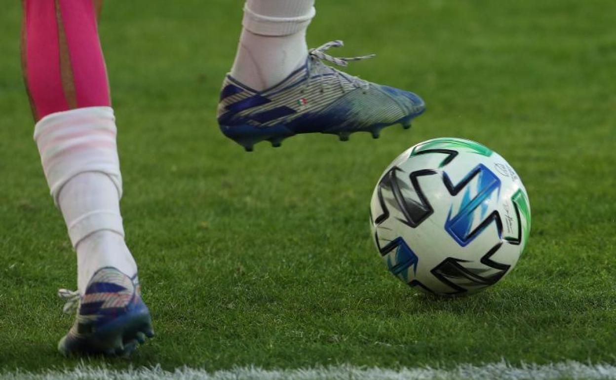 Balón detenido en el Audi Field de Washington. 