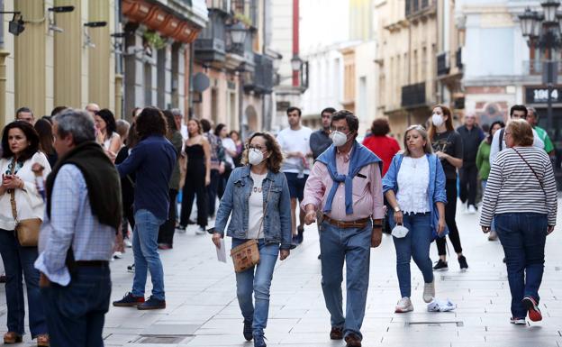 Así serán las reuniones de hasta diez personas permitidas durante la desescalada 