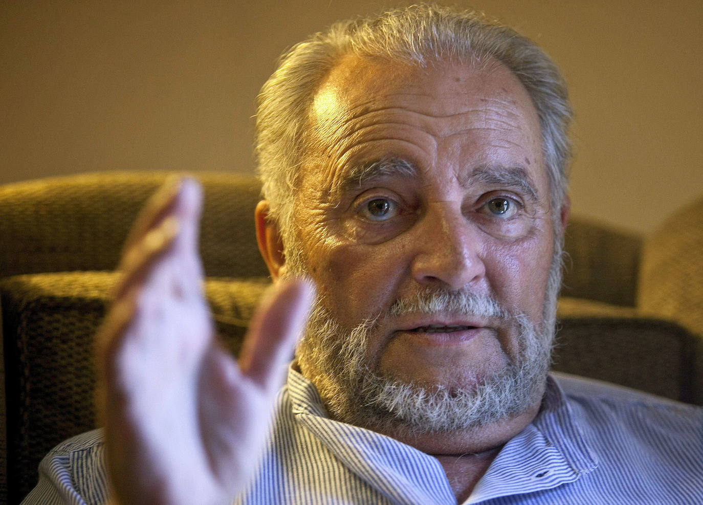 Julio Anguita, excoordinador federal de Izquierda Unida, de 78 años, ha fallecido tras sufrir una parada cardiaca