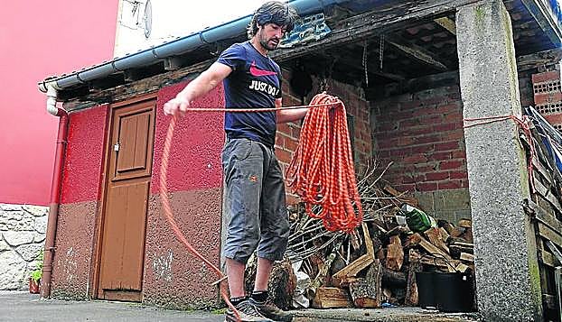 Víctor Sánchez, guía de montaña y escalada en los Picos de Europa