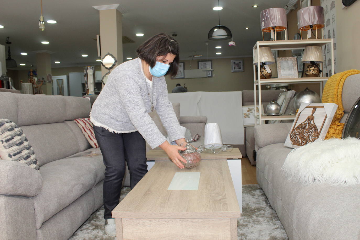 Después de casi dos meses de confinamiento por el coronavirus, las medidas de aislamiento se están relajando en Asturias. El Principado entra este lunes en la fase 1 de la desescalada, aunque continúan vigentes las franjas horarias para pasear y para hacer deporte en la calle. 