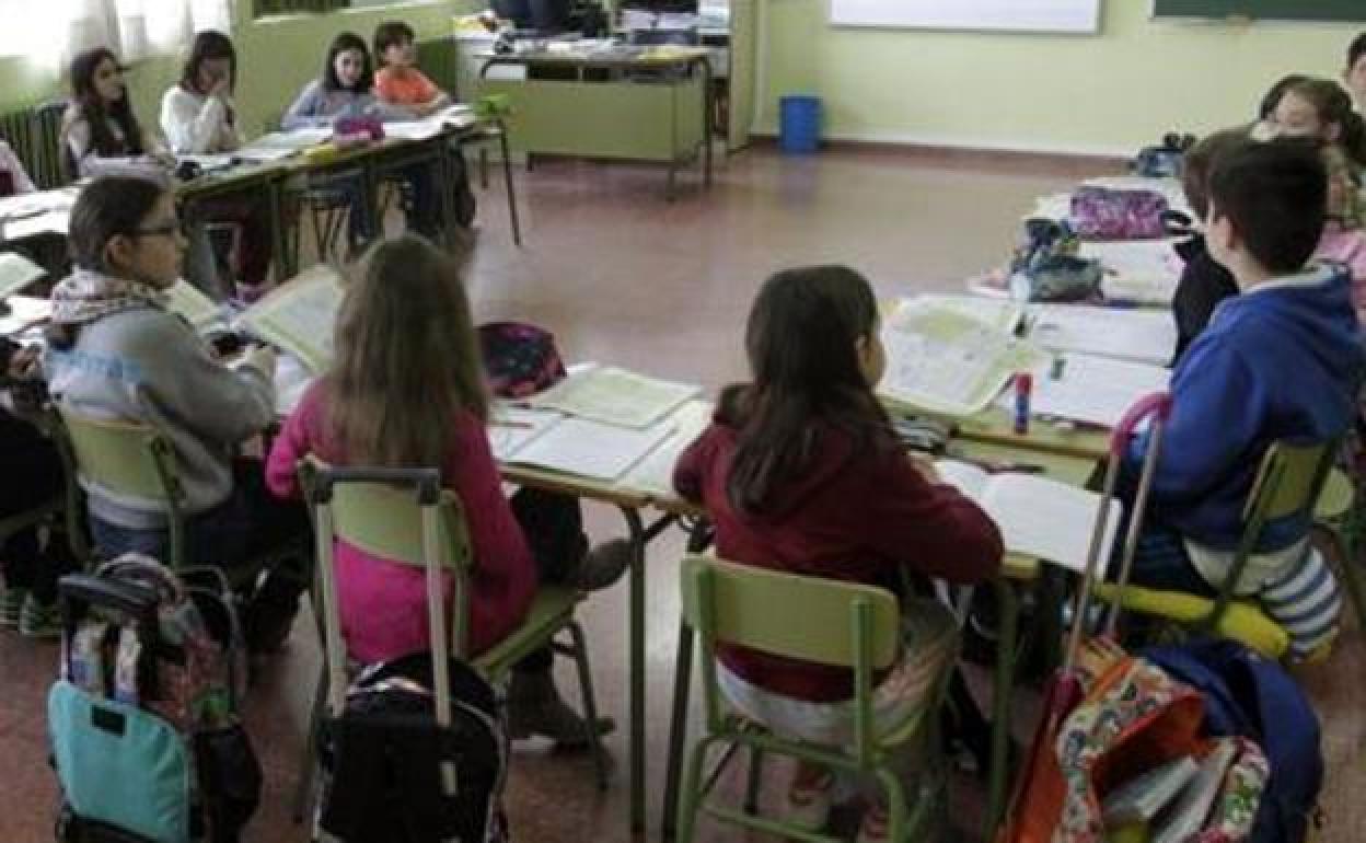 Desescalada | Los directores asturianos se incorporan el lunes sin saber aún si los alumnos regresan a clase