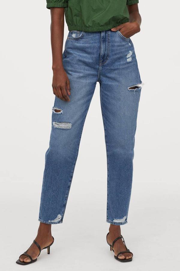 Jeans mom loose fit ultra high de H&M, 29,99 euros.