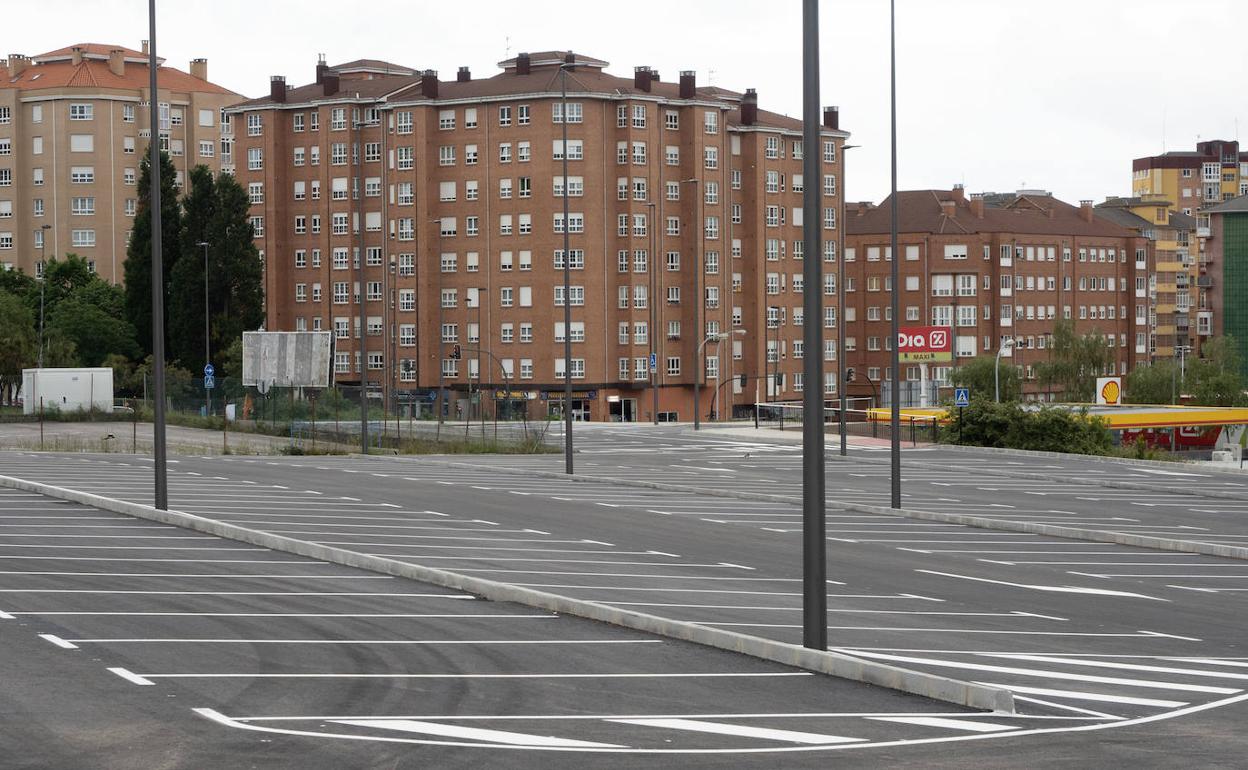 Nuevo aparcamiento de la calle Hermanos Pinzón de La Luz. 
