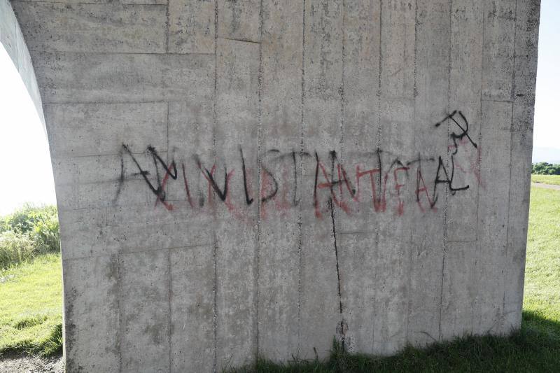 Fotos: Las pintadas vuelven a las calles de Gijón